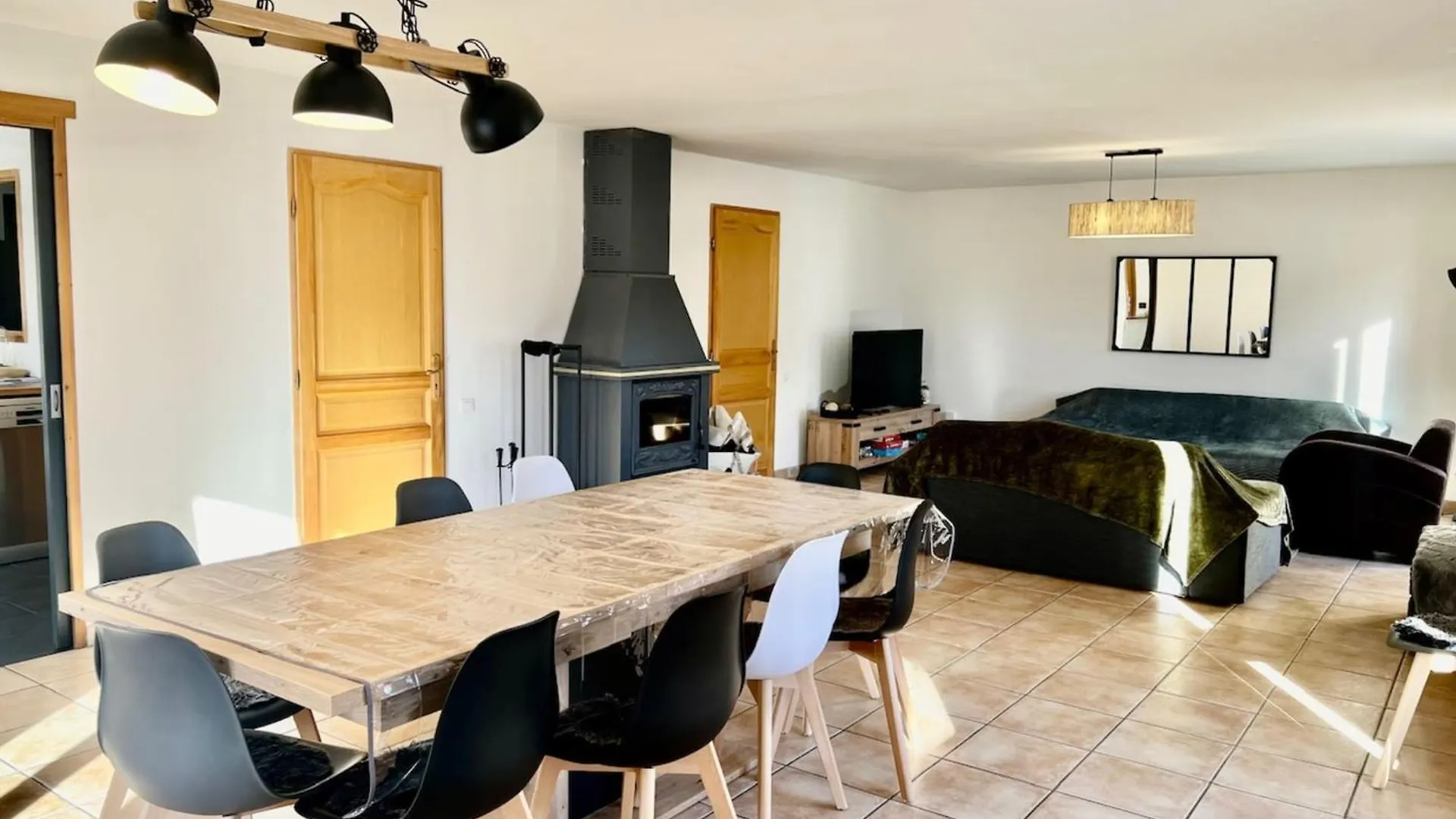 Holiday home Joli Triplex Avec Jardin Et Vue Villa Puy-Saint-Pierre France